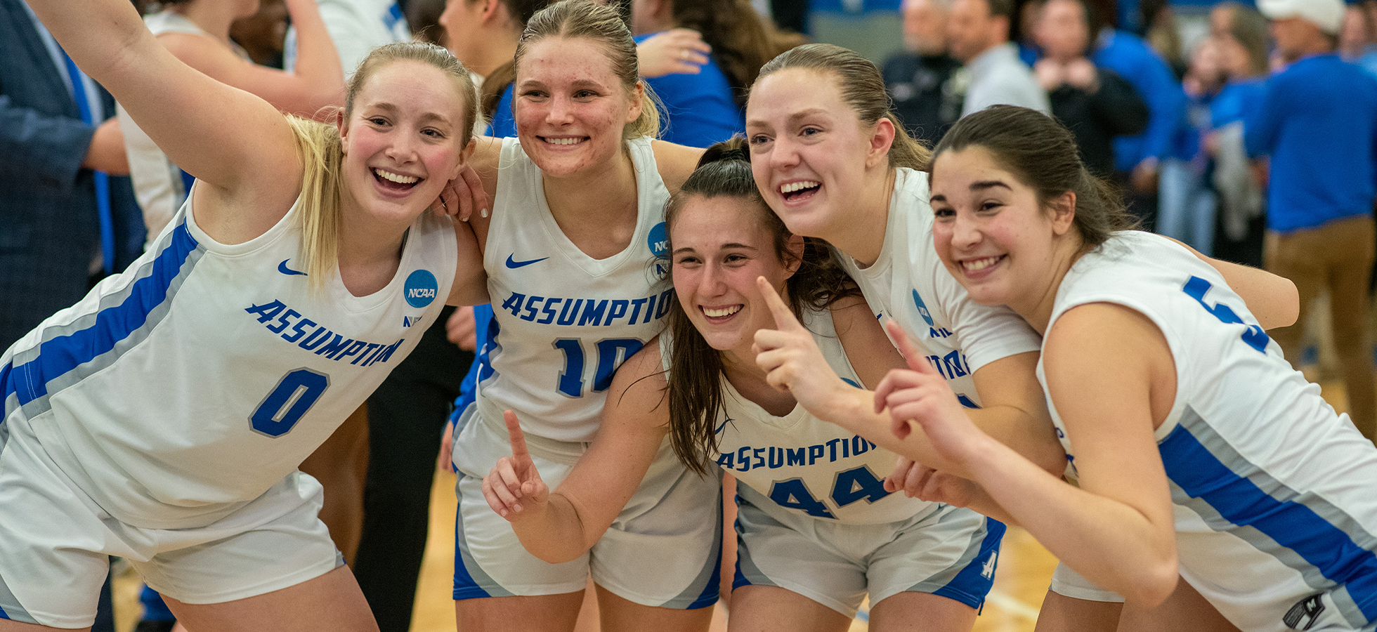 Women's Basketball Wins NCAA East Regional, Advances to Play in Elite Eight